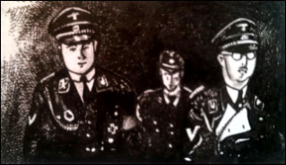 Himmler und Gefolge (Zeichnung. urian)
